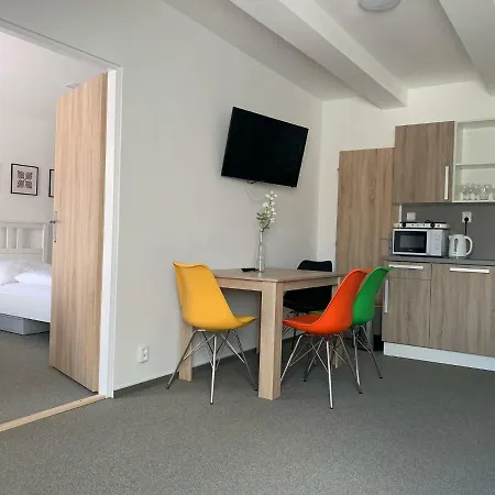 - Slunce بيت ضيافة ميكولوف