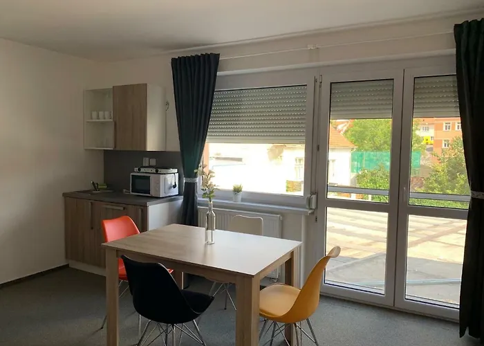 Mikulov Inn - Apartments Slunce Gasthof 3*